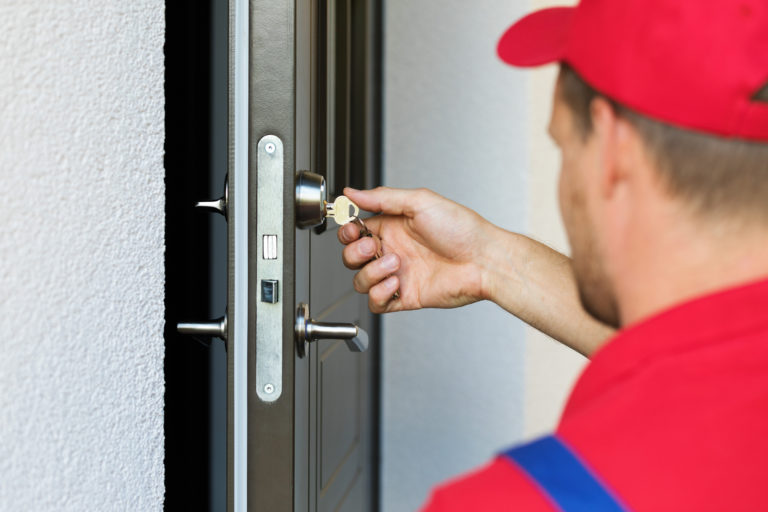 trying keyhole keys locksmith lake mary